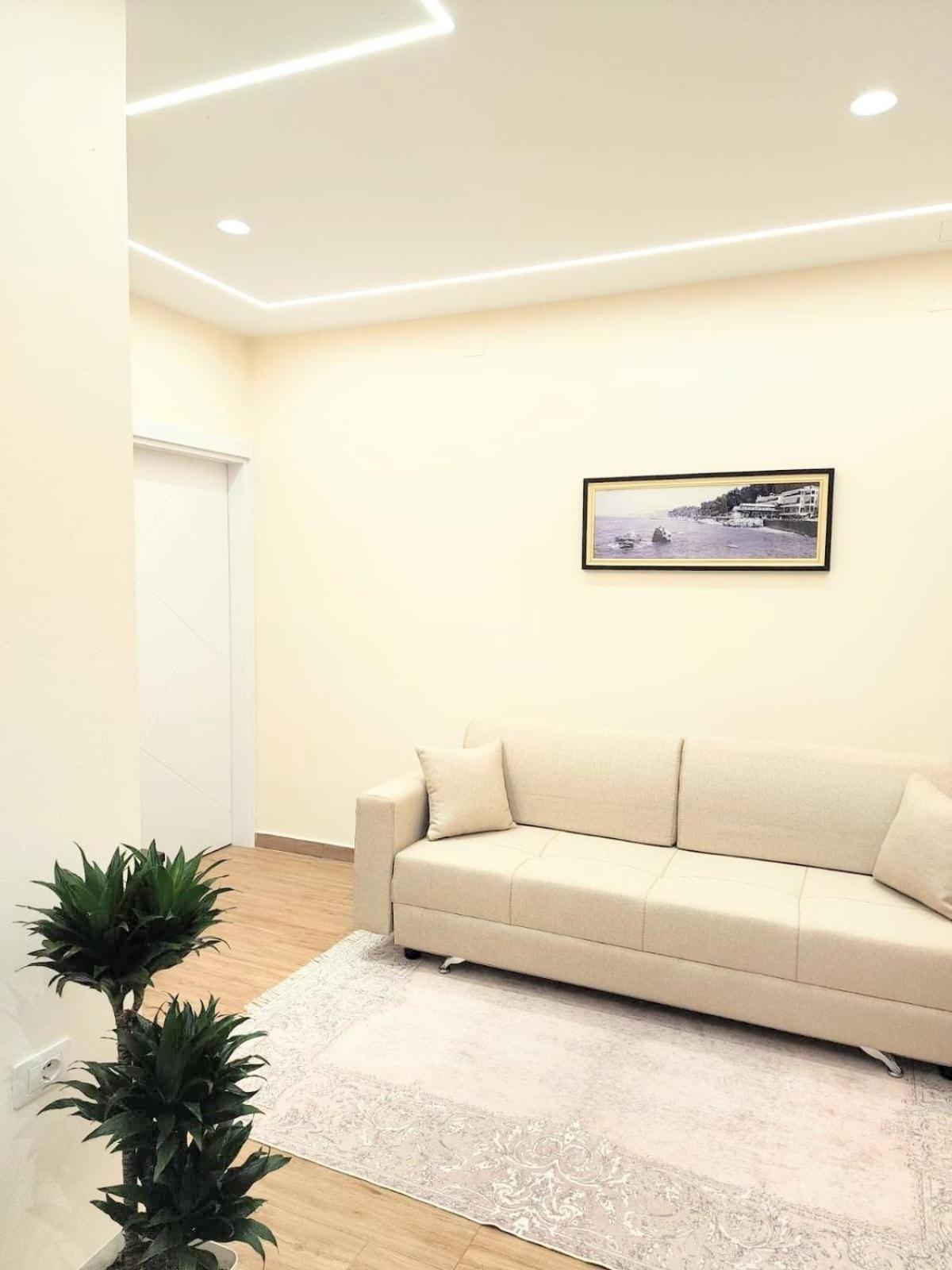 New Apartment Close To Sea And Downtown Vlorë Екстериор снимка