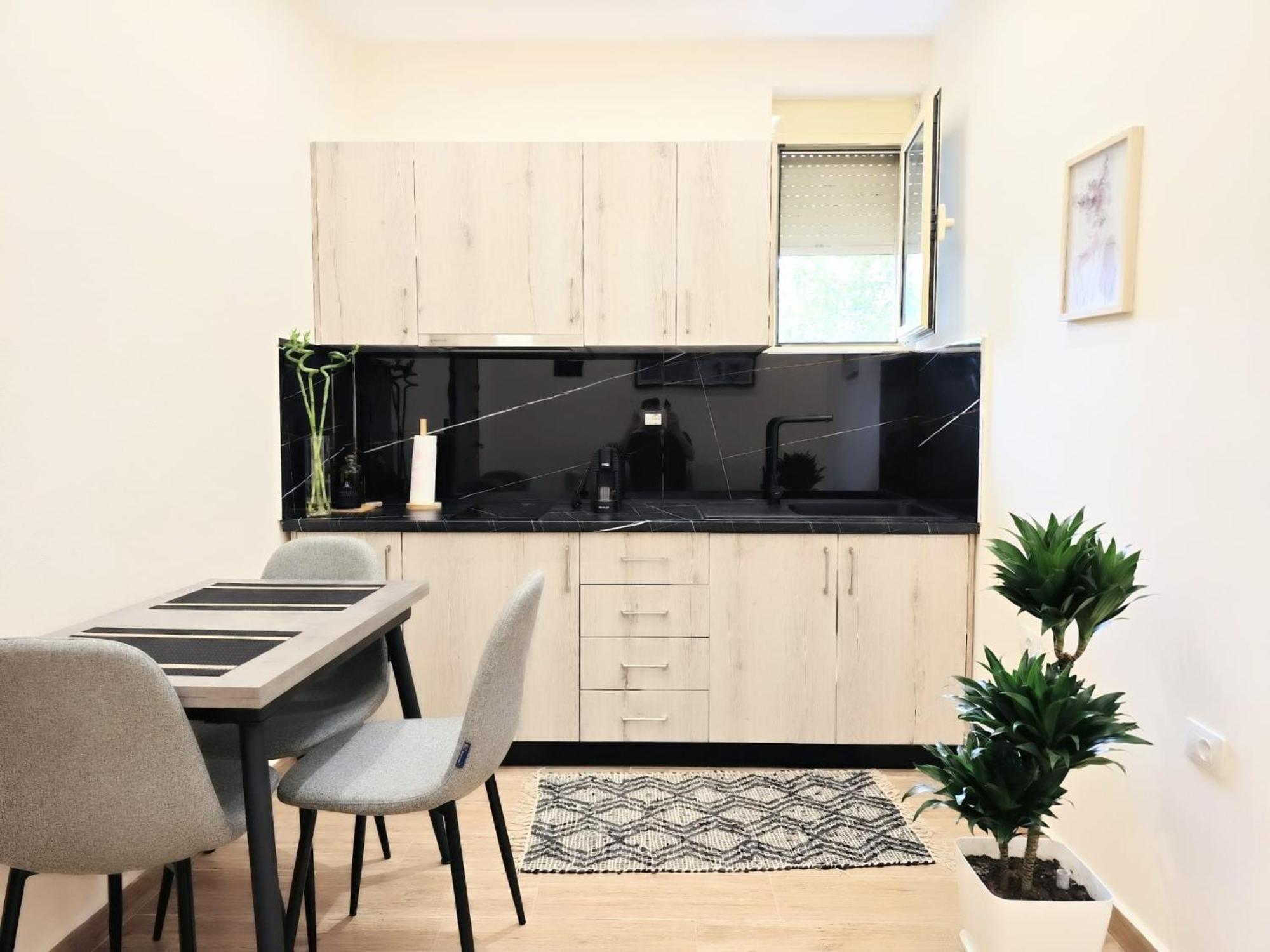 New Apartment Close To Sea And Downtown Vlorë Екстериор снимка