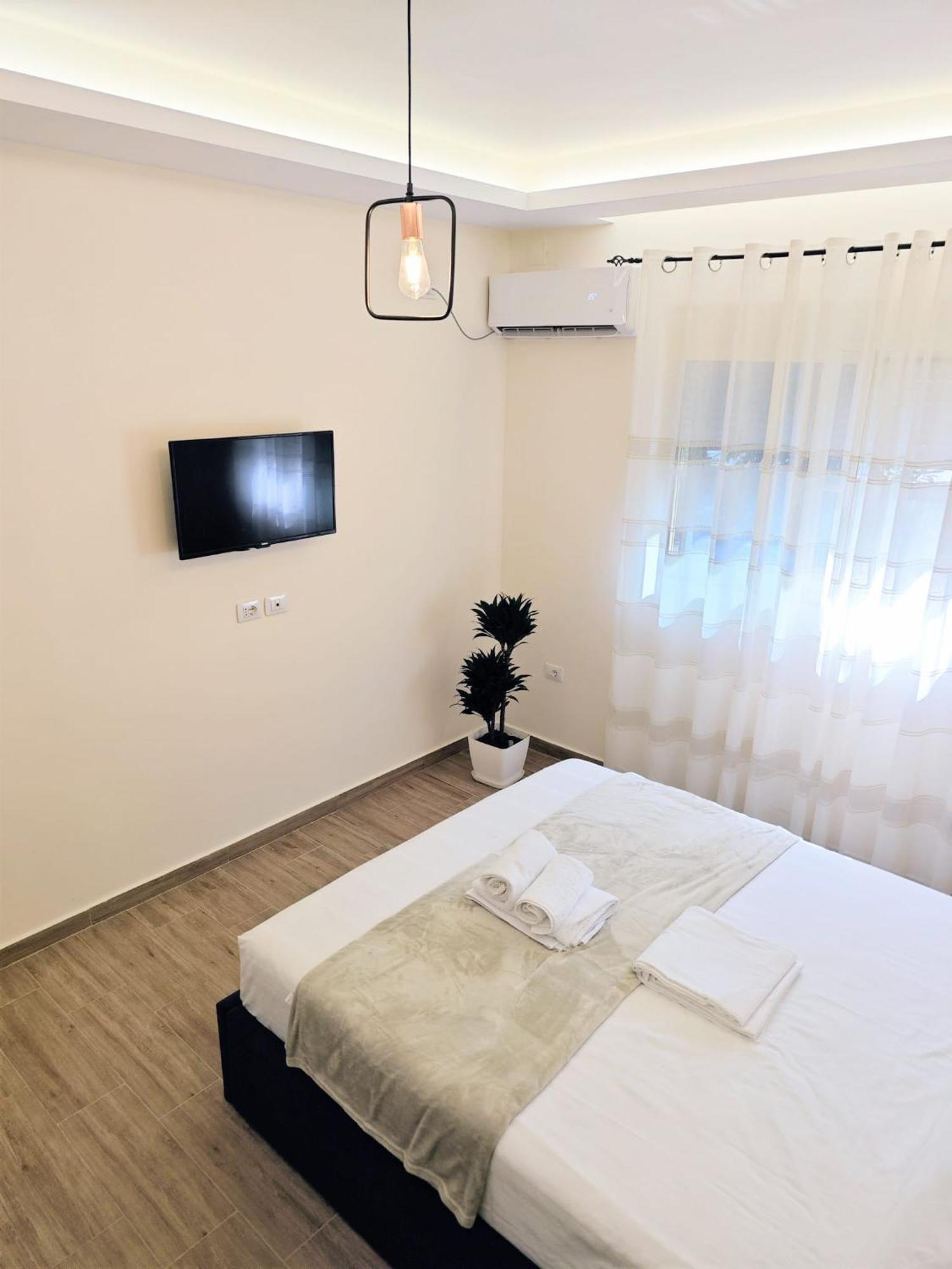 New Apartment Close To Sea And Downtown Vlorë Екстериор снимка