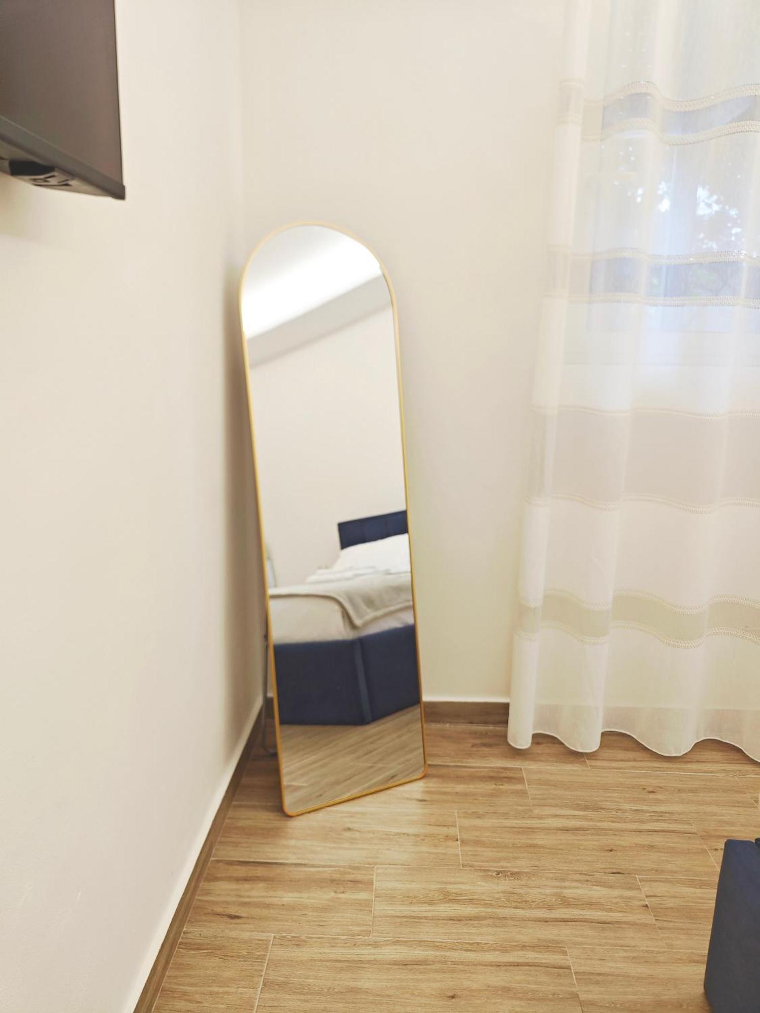 New Apartment Close To Sea And Downtown Vlorë Екстериор снимка